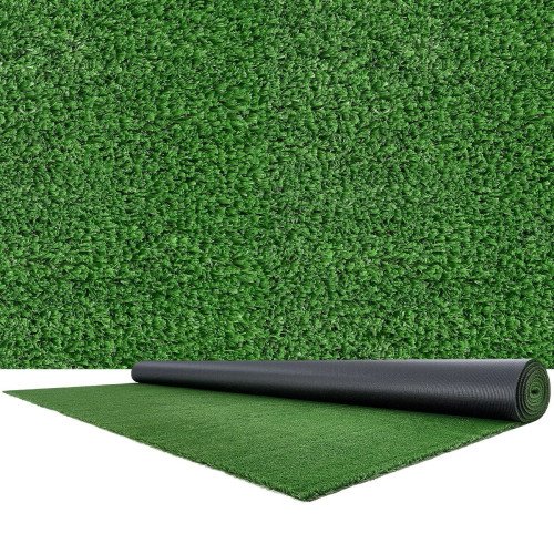 Umjetna trava u roli 548,6 × 304,8 cm (16,7 m²), vlas 1,5 cm, s otvorima za odvod vode