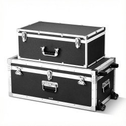 Set od dva sanduka za pohranu, veći 76,3 × 39,2 × 31,2 cm s kotačima i lokotom, nosivost 272 kg Set od dva sanduka za pohranu, veći 76,3 × 39,2 × 31,2 cm s kotačima i lokotom, nosivost 272 kg